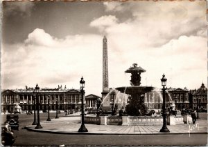 CONTINENTAL SIZE POSTCARD LATE 1940's STREET SCENE PLACE DE LA CONORDE PARIS