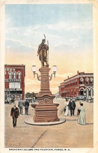 J16/ Fargo North Dakota Postcard c1910 Broadway Square Fountain 236