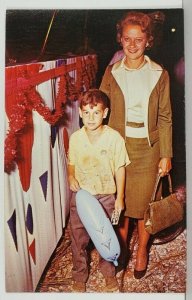 Alabama's First Lady Mrs Wallace at County Fair with Child Postcard Q5