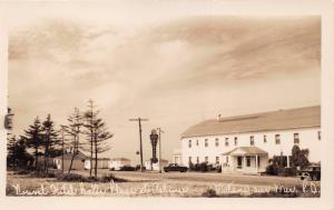 MATANE SUR MER QUEBEC NOUVEL HOTEL BELLE PLAGE ET CABINES~REAL PHOTO POSTCARD 