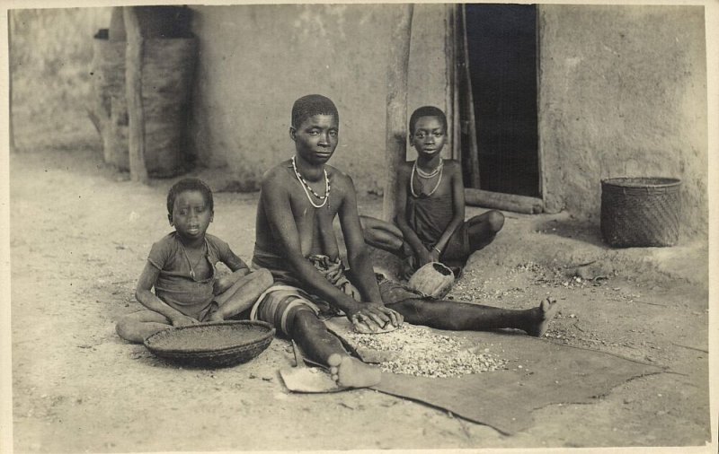 belgian congo, Native Woman Grinding Corn (1920s) L. Gabriel ? RPPC Postcard