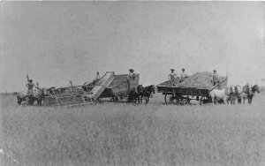 H6/ Interesting RPPC Postcard c1910 Farming Harvest Farmer Occupational9