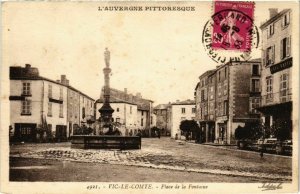 CPA VIC-le-COMTE - Place de la Fontaine (105996)