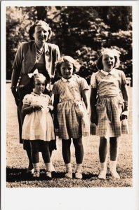 Royalty Queen Juliana and Her Daughters Soestdijk May 8, 1948 Vintage RPPC C198