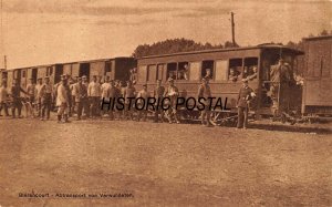 LERANCOURT ABTRANSPORT VERWUNDETEN-WW1 SOLDIERS MOVED BY TRAIN-MILITARY POSTCARD