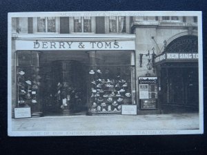 London Kensingtion Station Arcade MESSRS DERRY & TOMS Departmant Store c1912 PC