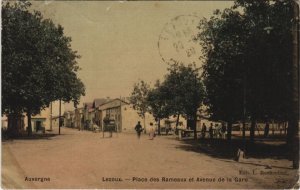 CPA LEZOUX Place des Rameaux et Avenue de la Gare (1255757)