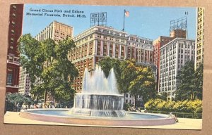 POSTCARD - 1955 USED - GRAND CIRCUS PARK & EDISON MEM. FOUNTAIN, DETROIT, MICH