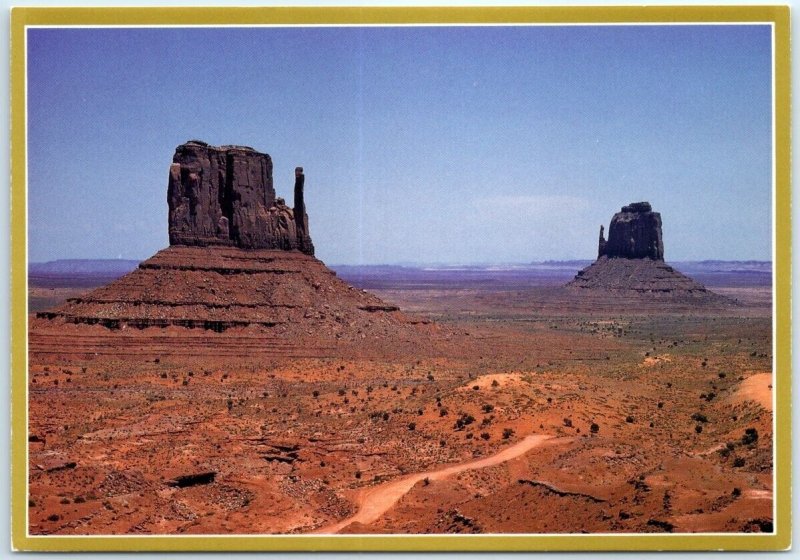 B-104428 The Mittens Monument Valley Arizona Utah USA North America