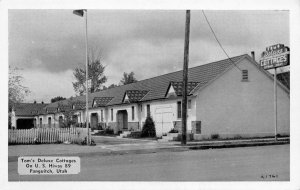 Panguitch, Utah TOM'S DELUXE COTTAGES Hiway 89 Roadside c1940s Vintage Postcard