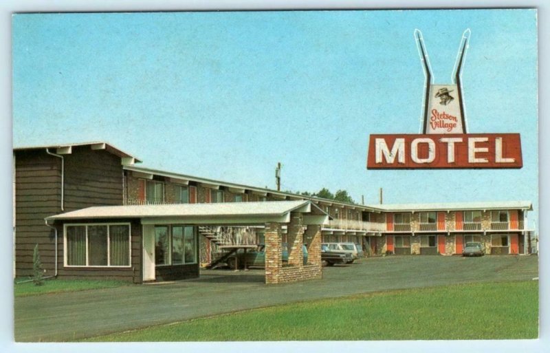 CALGARY, ALBERTA Canada ~ Roadside STETSON VILLAGE MOTEL ca 1960s Postcard