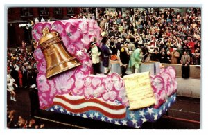 NEW ORLEANS, LA Louisiana ~ Colorful Patriotic MARDI GRAS FLOAT c1950s Postcard