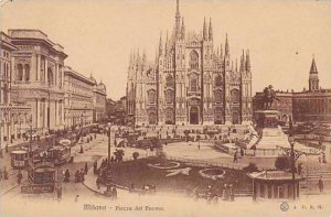 Italy Milano Piazza del Duomo