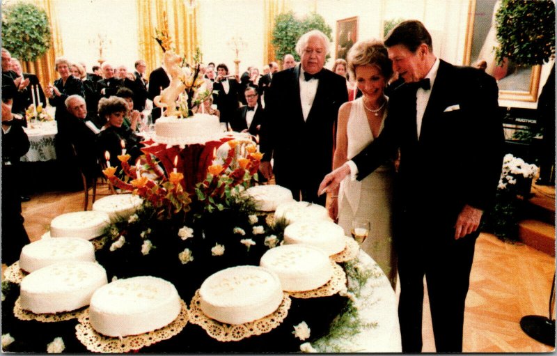 Vtg 1981 President Ronald Reagan 70th Birthday Party Cutting Cake Nancy Postcard