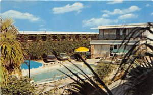 Charleston South Carolina c1960 Postcard Heart Of Charleston Motel Swimming Pool