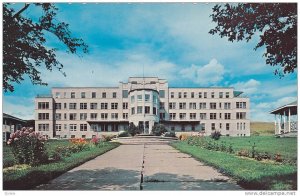 Sanatorium Saint-Joseph, Saint- Basile, Comte Madawaska, N.B., Canada, 40-60s