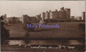 Northumberland Postcard - Alnwick Castle    RS37739