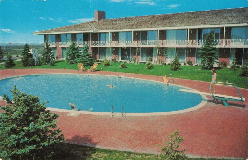 Best Western Motels Holding's Little America Wyoming Postcard 2R3-238