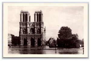 RPPC Gothic Cathedral Notre Dame de Paris France UNP  Postcard  U24