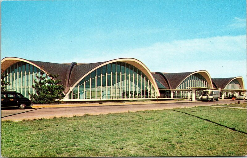 Airport Terminal Building St Louis MO Missouri Postcard Plastichrome UNP VTG