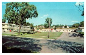 Postcard MOTEL SCENE Rutland Vermont VT AS1935