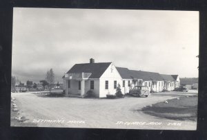 RPPC SAINT ST. IGNACE MICHIGAN DETTMAN'S MOTEL CARS REAL PHOTO POSTCARD