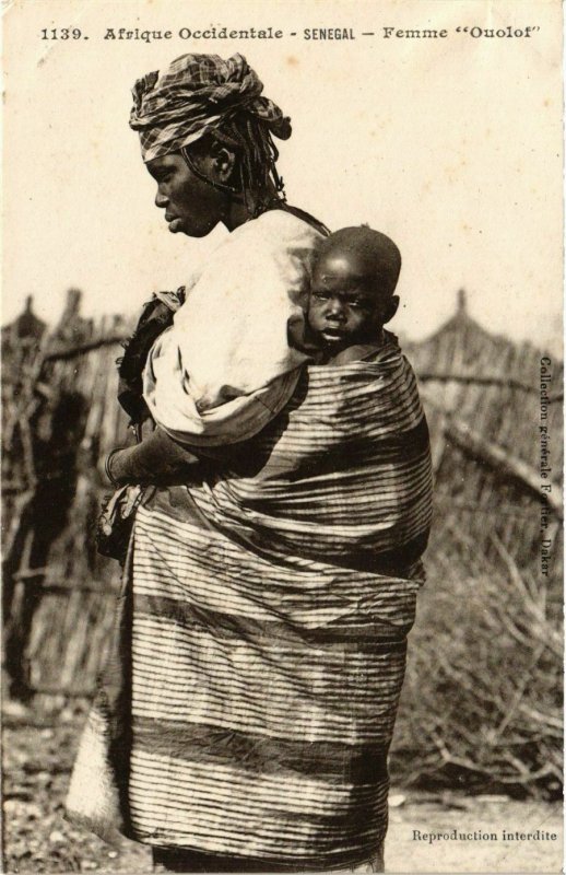 CPA AK Femme Ouolof - Folklore SENEGAL (778189)