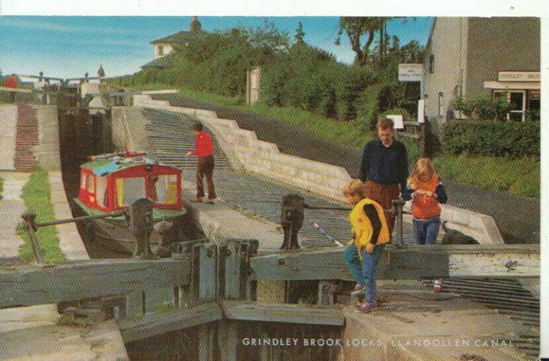 Shropshire Postcard - Grindley Brook Locks - Llangollen Canal - Ref 11332A