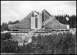 VINTAGE POSTCARD: German Image Post Card