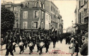 CPA Militaire Verdun - La Place Chevert et la Rue de l'Hotel (91010)