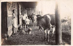 J48/ Bellefonte? Pennsylvania RPPC Postcard c1910 Farm Cows Farmer Barn 63