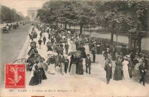 c.1908 Avenue of the Bois de Boulogne Horse Carriages People w Umbrellas 2T5-419 