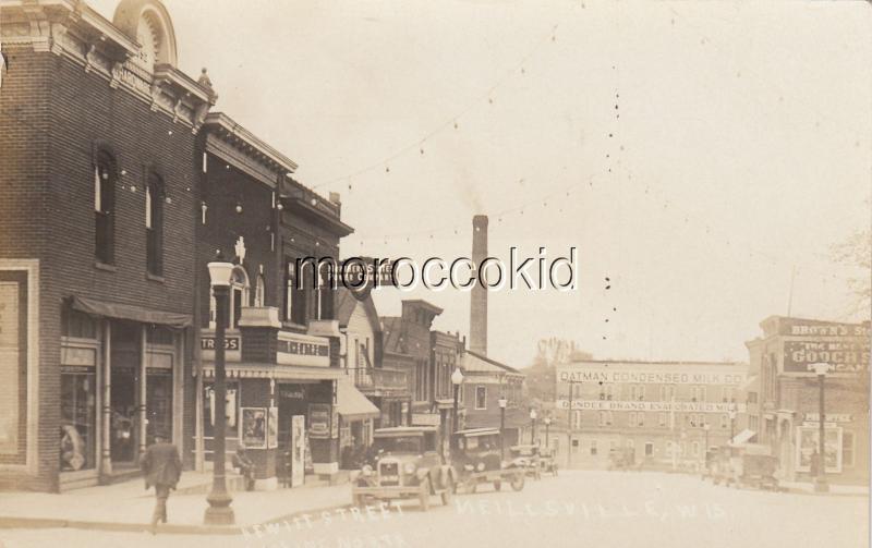 NEILLSVILLE WI RARE 1920s NEW RPPC POSTCARD HEWITT ST. w OATMAN MILK PLANT +