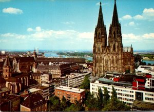 Germany Koeln Stadtsansicht mit Dom und Rhein