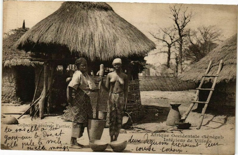 CPA AK Senegal Fortier Afrique Occidentale-Intérieur de Village (235176)