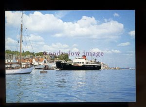 FE2299 - Red Funnel Ferry - Carisbrooke Castle , built 1959 - postcard in Cowes