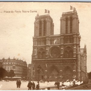 c1920s Paris France Notre-Dame Cathedral Place du Parvis Square French Flag A342