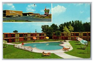 Postcard IA Holiday Inn Sioux City Iowa Old Cars Sign Swimming Pool