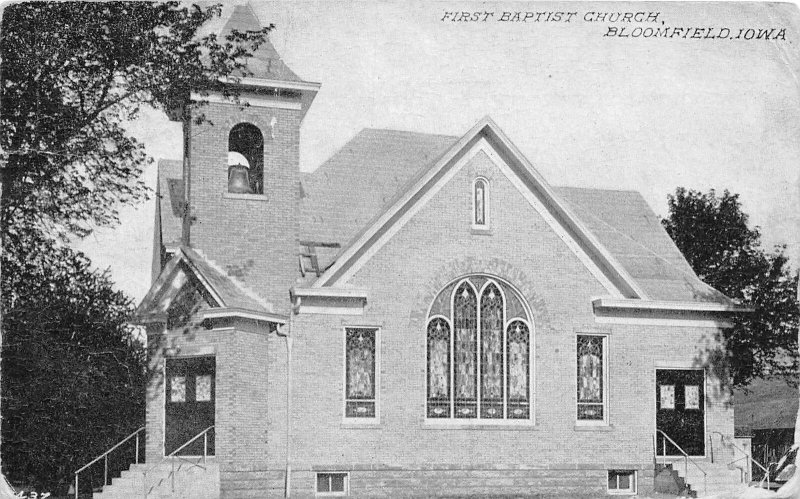 J69/ Bloomfield Iowa Postcard c1910 First Baptist Church  118