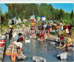 Postcard Modern Turistico Portugal Nazare Lavant The linen (Custom Typical) F...