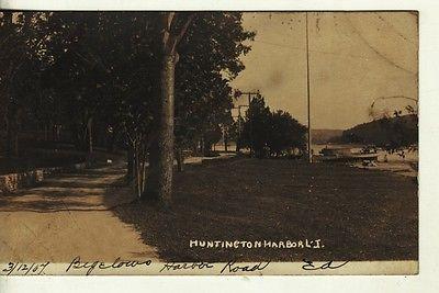 NY   NYC, Long Island -- HUNTINGTON HARBOR, RPPC postcard