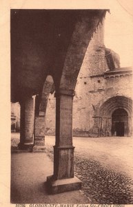 France Ealise Ste-Croix Catholic Church Parish Oloron-Ste-Marie Vintage Postcard