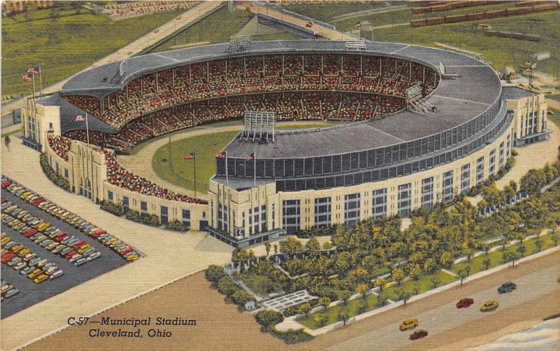 F72/ Cleveland Ohio Postcard Municipal Stadium Linen Browns Indians 20