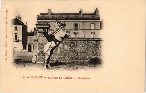 CPA Militaire - SAUMUR - Sauteur en Liberte - Courbette (92080)