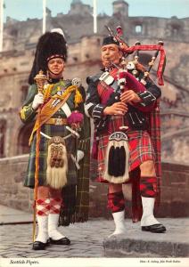 BR77775 scotish pipers types folklore costumes military edinburgh   scotland