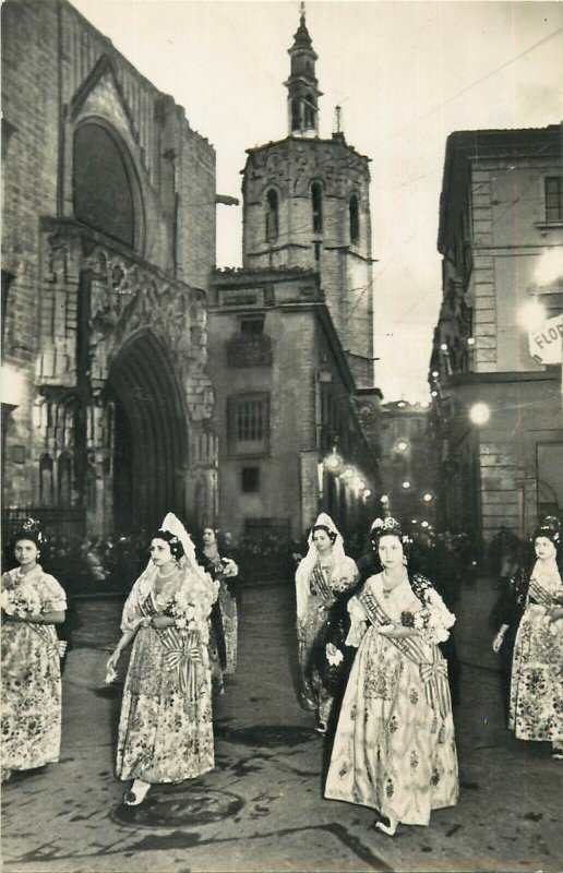 Spain Valencia offering flowers to the Virgin real photo postcard