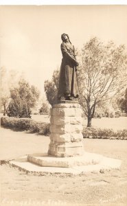 F75/ Grand Pre Nova Scotia Canada RPPC Postcard c40s Evangeline Statue