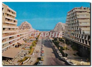 Modern Postcard La Grande Motte (Herault) L'Avenue du Casino