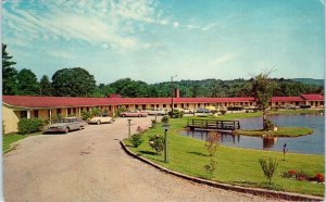 BLOWING ROCK, NC     APPALACHIAN  MOTEL  c1960s  Cars  Roadside  Postcard