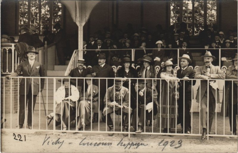 CPA carte photo VICHY - Concours Hippique (125517)